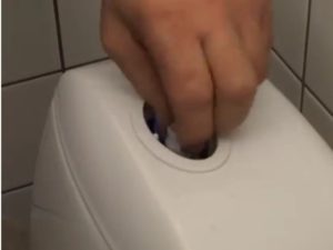 Как самим снять заглушку на туалет 2020