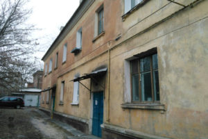 При расселении аварийного дома предоставляют в общежитие